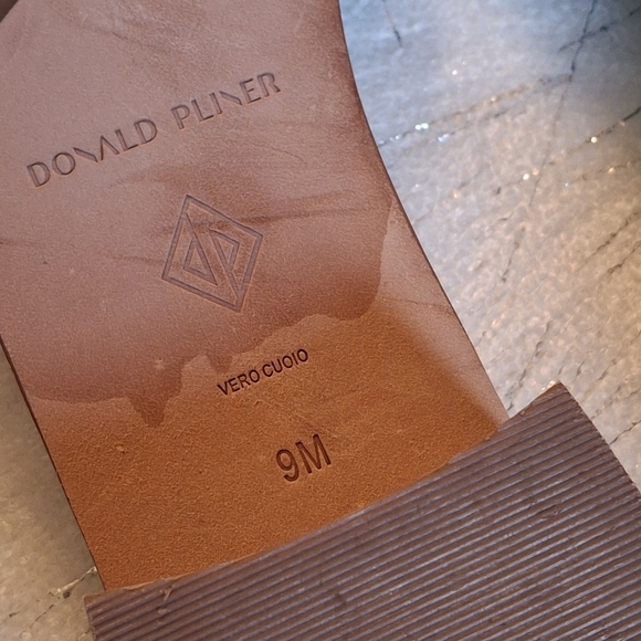 Donald Pliner Bettamy Bejeweled Leather Turquoise Slides Slip-On Sandals Size 9 - Picture 15 of 16